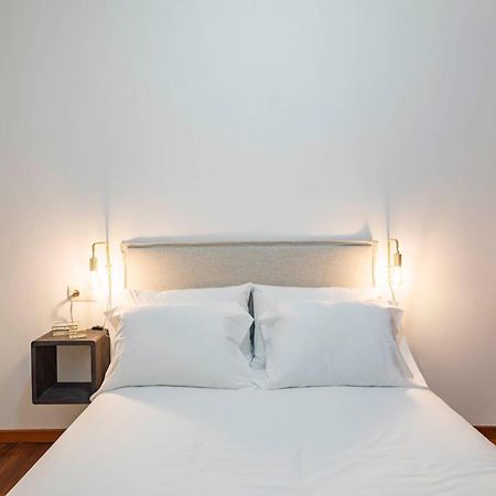 Con Encanto En El Casco Antiguo By Cabana Rentals 比戈 外观 照片