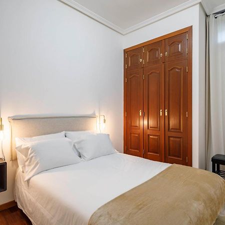 Con Encanto En El Casco Antiguo By Cabana Rentals 比戈 外观 照片