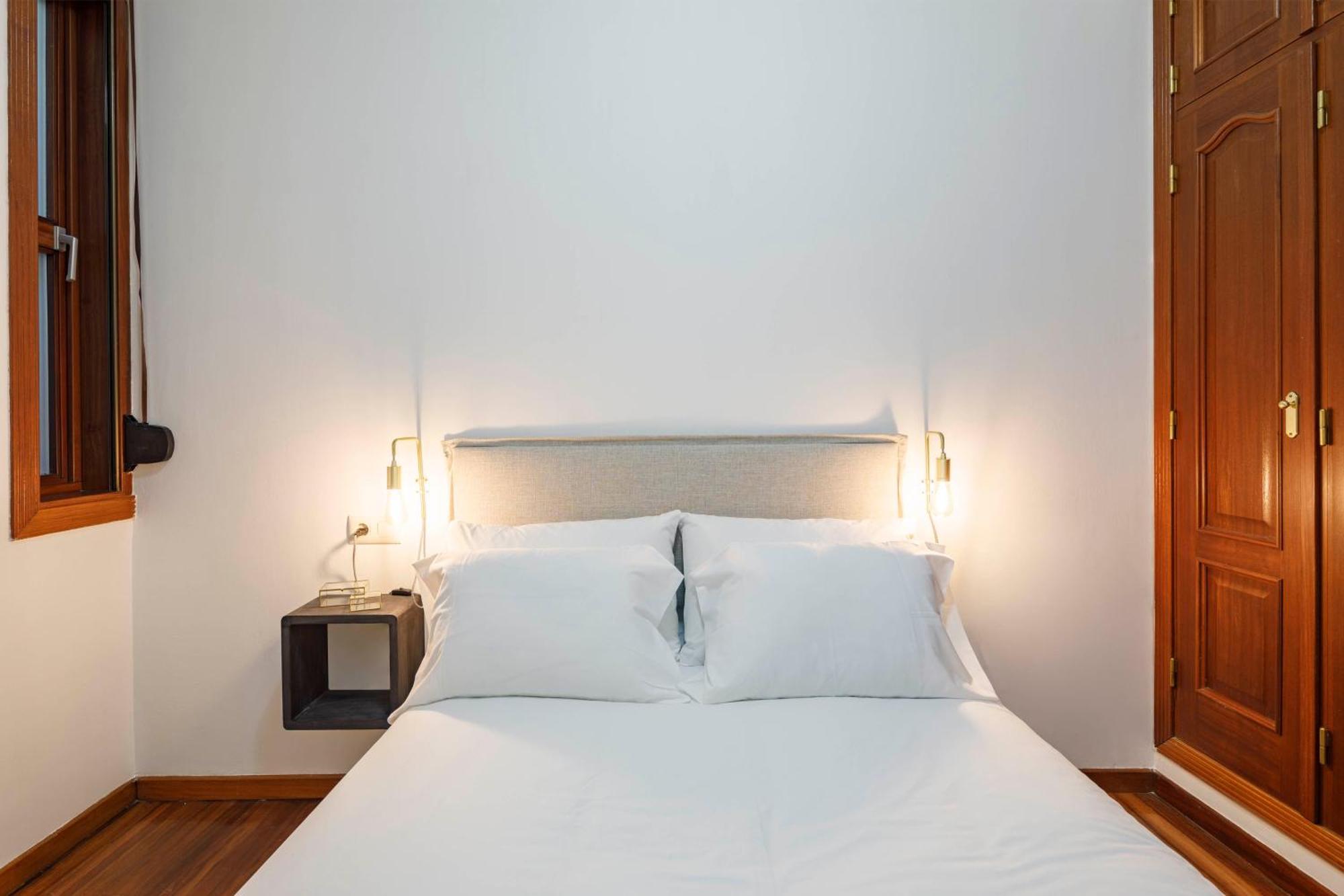 Con Encanto En El Casco Antiguo By Cabana Rentals 比戈 外观 照片