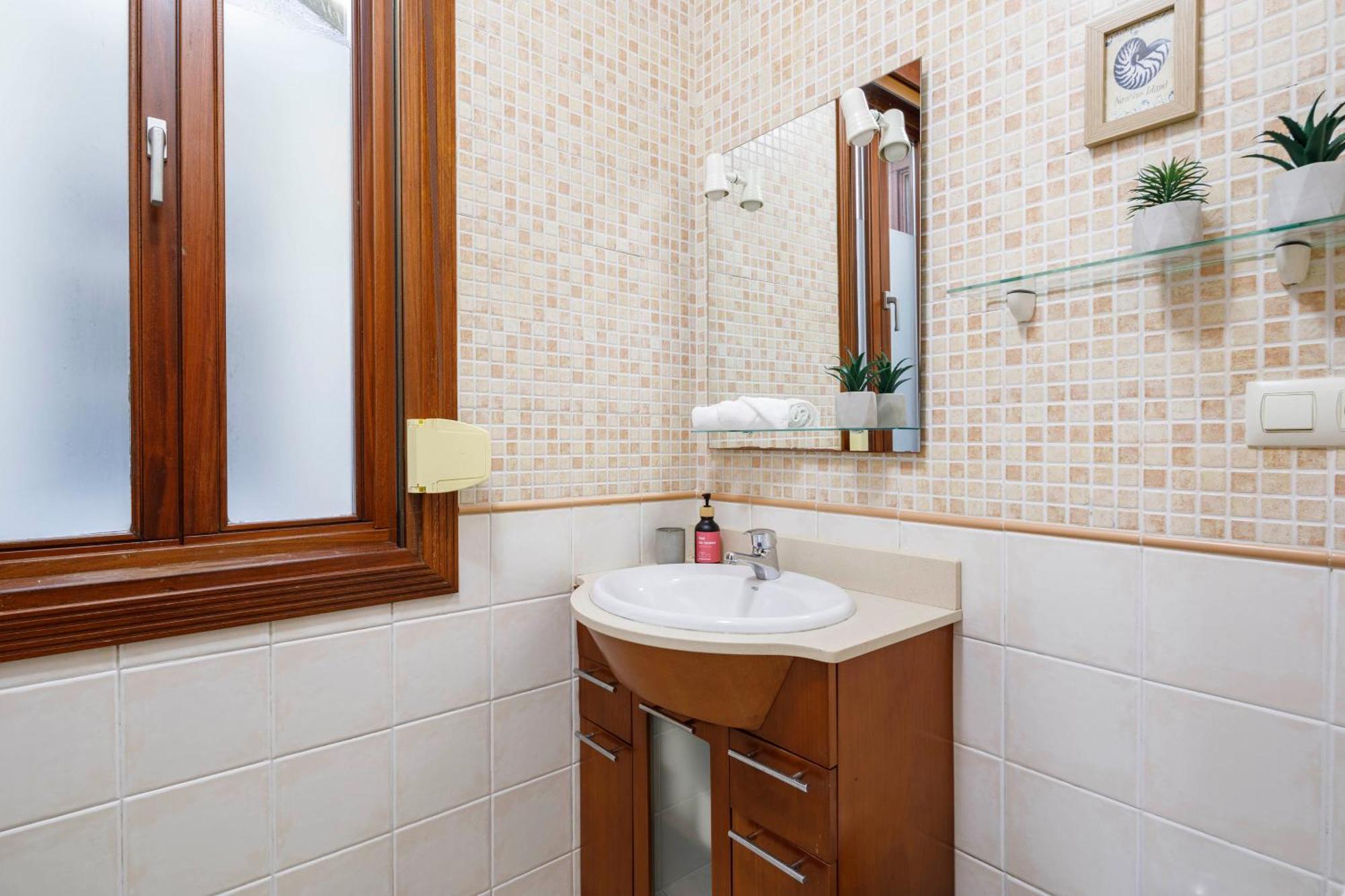 Con Encanto En El Casco Antiguo By Cabana Rentals 比戈 外观 照片