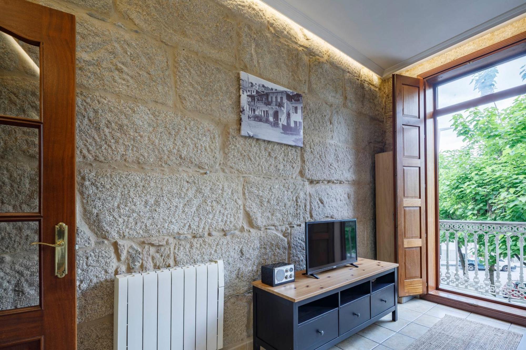 Con Encanto En El Casco Antiguo By Cabana Rentals 比戈 外观 照片