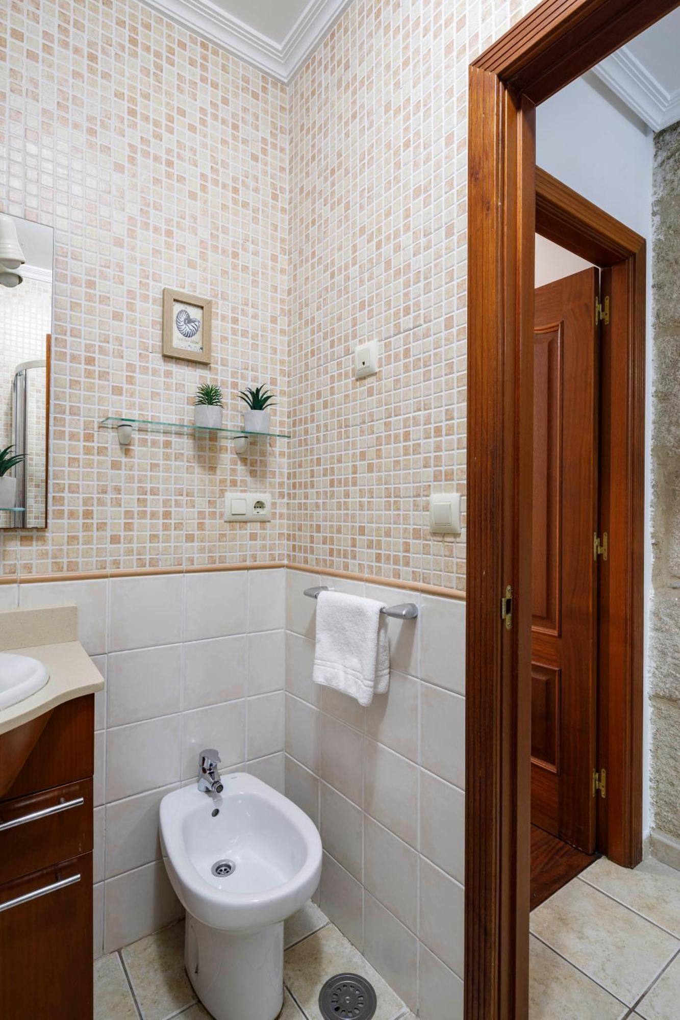 Con Encanto En El Casco Antiguo By Cabana Rentals 比戈 外观 照片