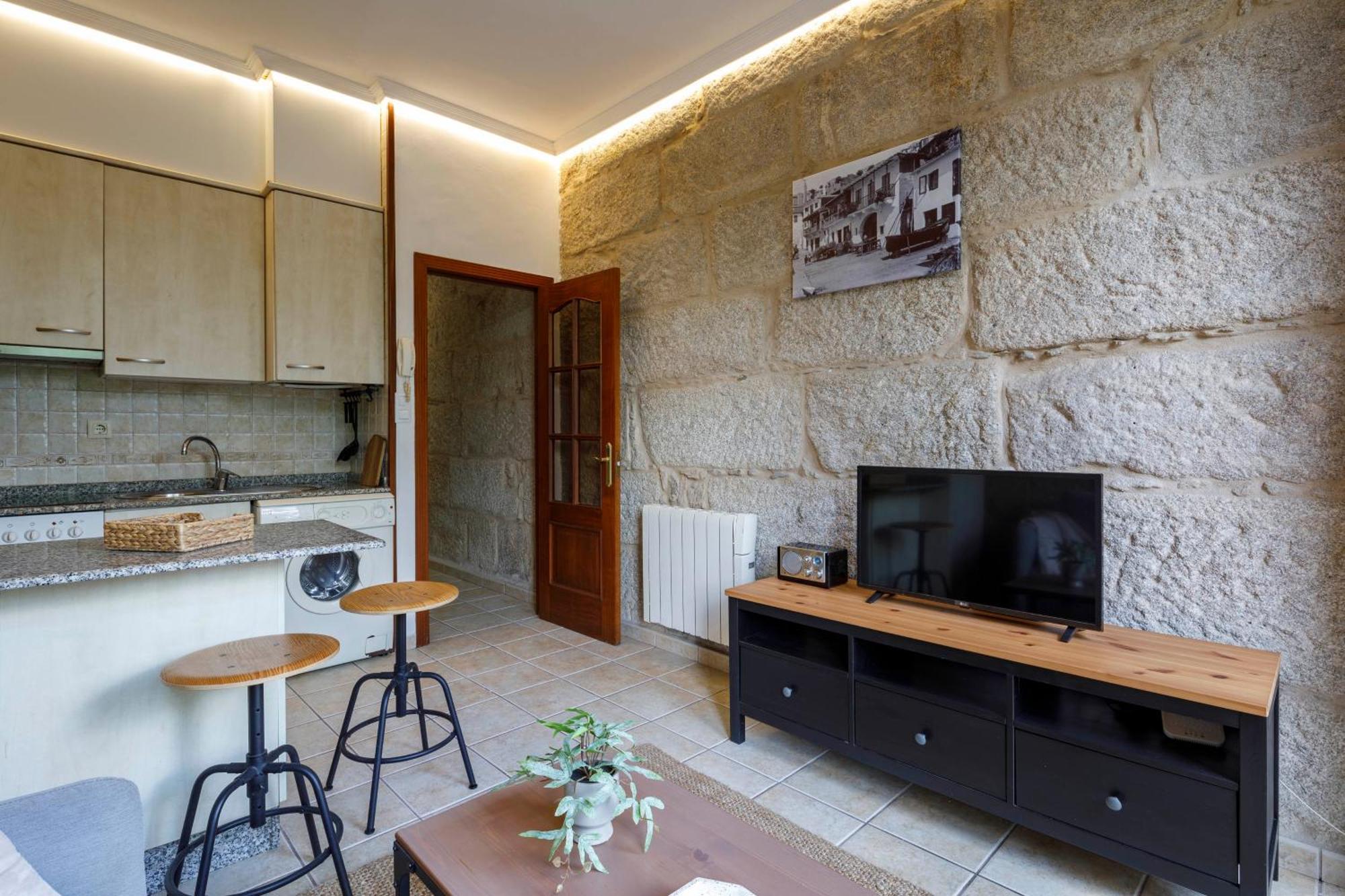 Con Encanto En El Casco Antiguo By Cabana Rentals 比戈 外观 照片
