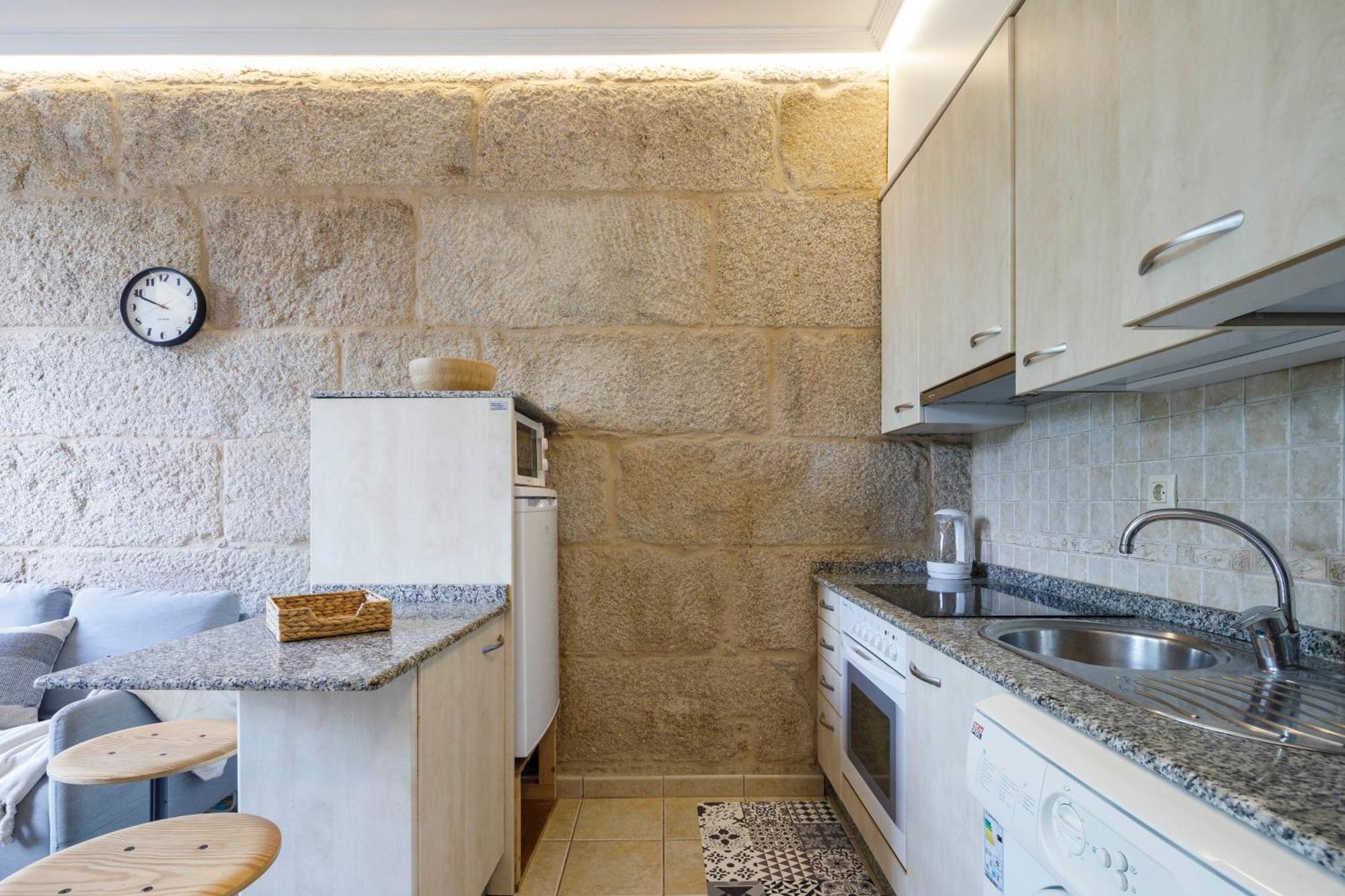 Con Encanto En El Casco Antiguo By Cabana Rentals 比戈 外观 照片