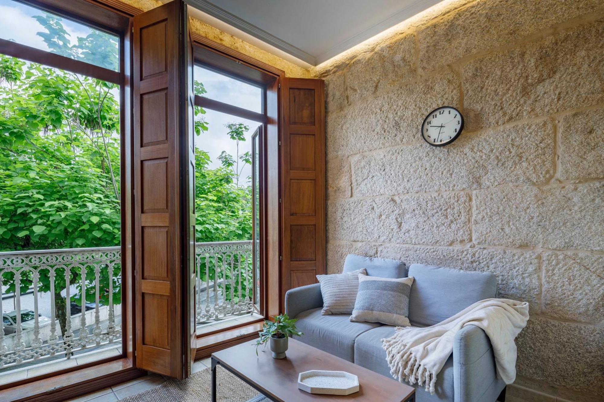 Con Encanto En El Casco Antiguo By Cabana Rentals 比戈 外观 照片